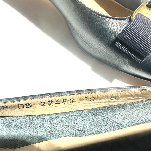 Salvatore Ferragamo Women's Navy Leather Loafers size 10B - Picture 7 of 11